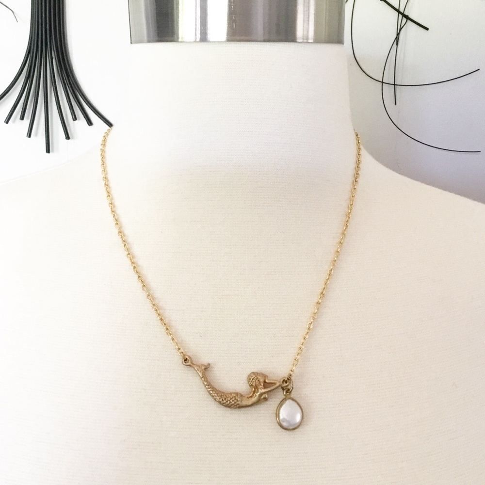 Mermaid Gold Toned Necklace Pearl